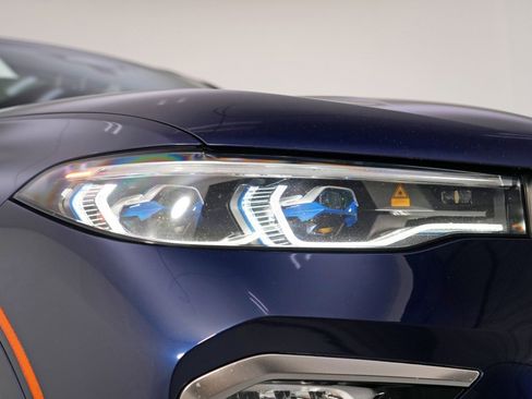 Used 2021 BMW X7 M50i w/ Dynamic Handling Package image 65