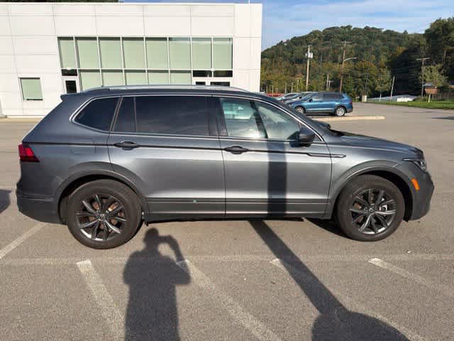 Used 2023 Volkswagen Tiguan SE w/ Panoramic Sunroof Package AWD/4WD image 5