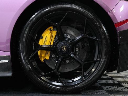 Used 2024 Lamborghini Huracan EVO image 69