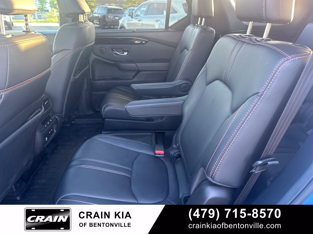 Used 2025 Honda Pilot TrailSport image 31