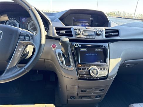 Used 2014 Honda Odyssey Touring Elite image 36
