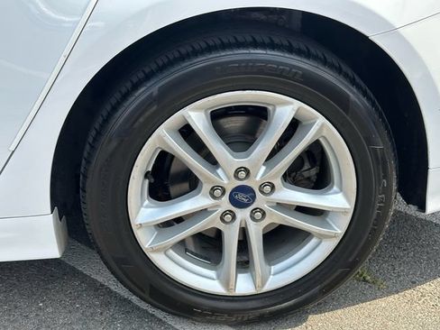 Used 2018 Ford Fusion SE w/ Fusion SE Technology Package FWD image 26