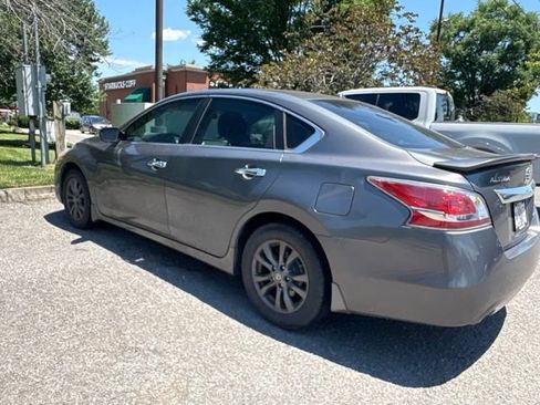 Used 2015 Nissan Altima 2.5 S w/ Special Edition Package FWD image 4