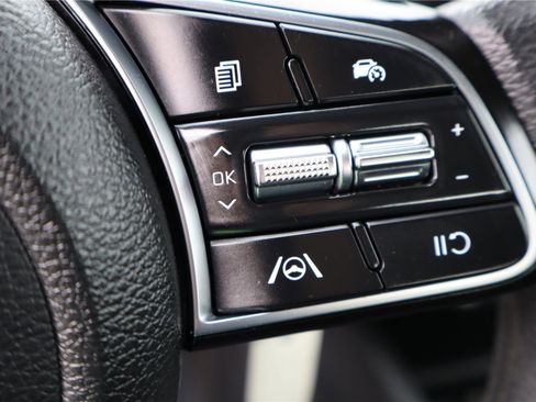 Used 2022 Kia Forte LXS w/ LXS Technology Package image 17