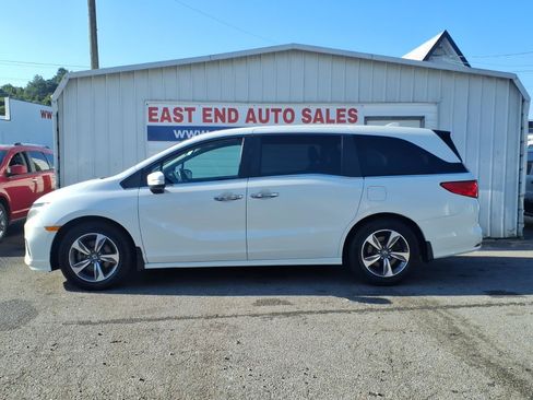 Used 2018 Honda Odyssey Touring image 2