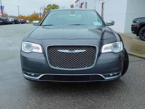 Used 2021 Chrysler 300 Touring L image 3
