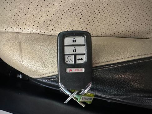 Used 2017 Honda Accord EX-L image 17