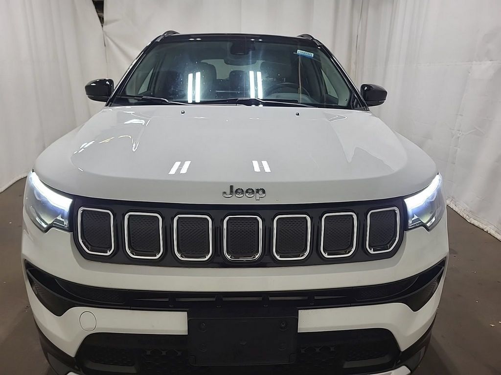 Used 2022 Jeep Compass Limited w/ Elite Group AWD/4WD image 2
