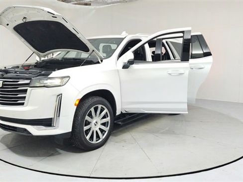 Used 2021 Cadillac Escalade Premium Luxury Platinum w/ Heavy-Duty Trailer Package image 9