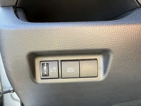 Used 2021 Toyota RAV4 LE image 20