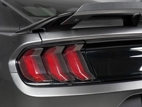 Used 2018 Ford Mustang GT Premium w/ Black Accent Package RWD image 27