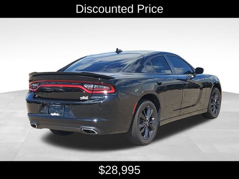 Used 2022 Dodge Charger SXT w/ Blacktop Package AWD/4WD image 3
