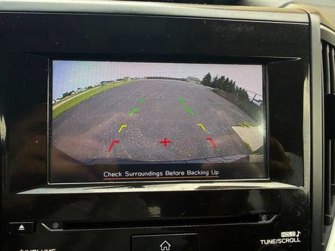 Used 2019 Subaru Forester Premium AWD/4WD image 9