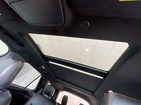 Used 2022 Ford Explorer ST-Line AWD/4WD image 22