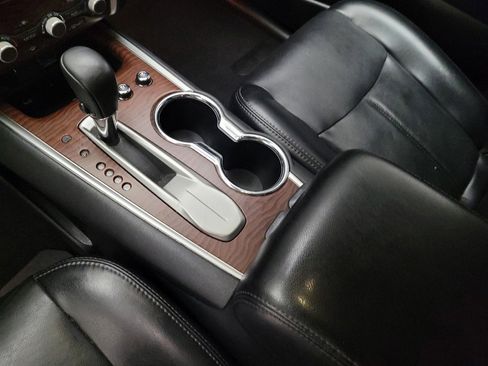 Used 2019 Nissan Pathfinder Platinum w/ Cargo Package image 26