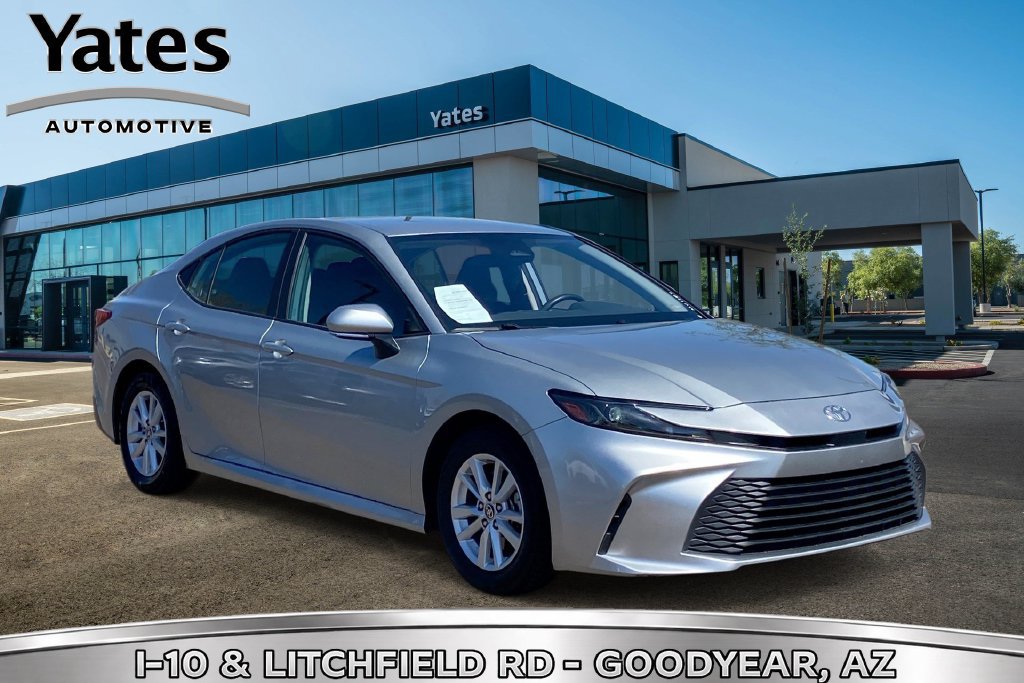 Used 2025 Toyota Camry LE FWD image 1