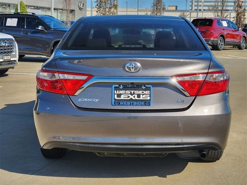 Used 2015 Toyota Camry LE image 6