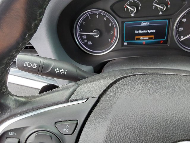 Used 2018 Buick Enclave Essence FWD image 26