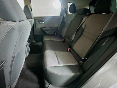 Used 2023 Nissan Rogue SV image 27