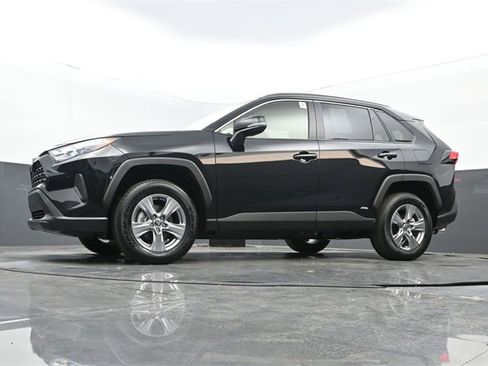 Used 2025 Toyota RAV4 XLE image 26