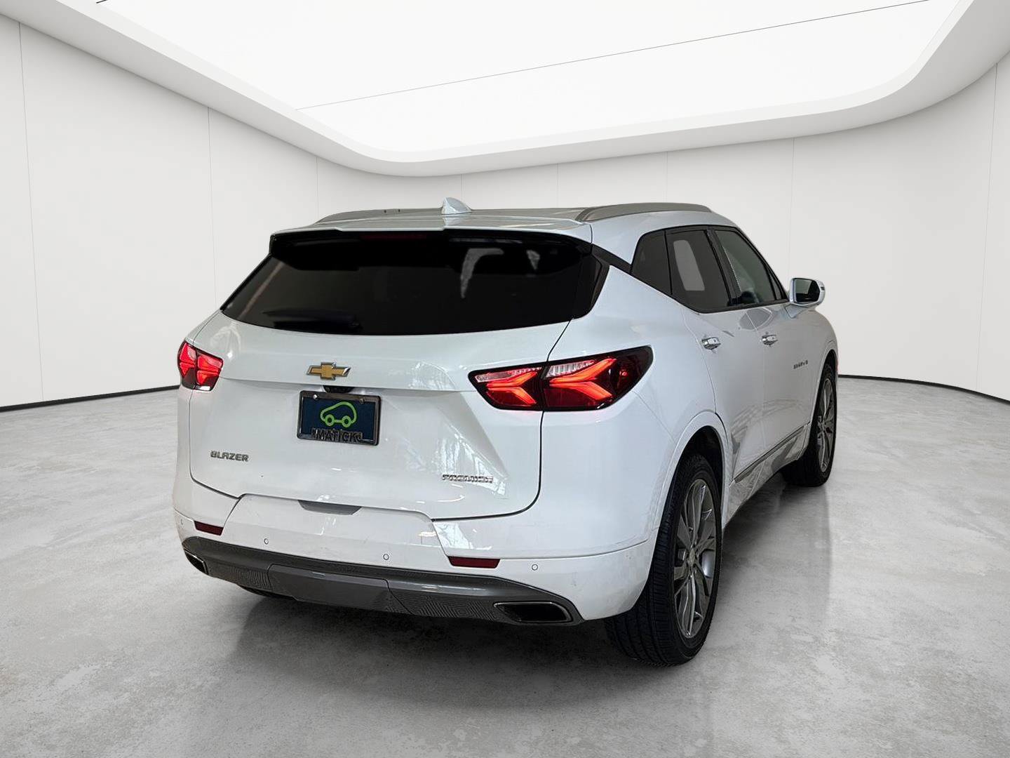Used 2019 Chevrolet Blazer Premier w/ Sun and Wheels Package FWD image 7