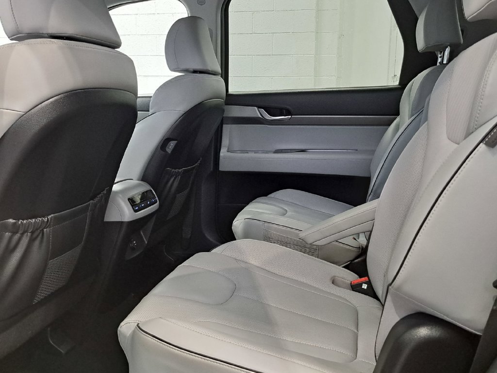 Used 2024 Hyundai Palisade SEL FWD image 25