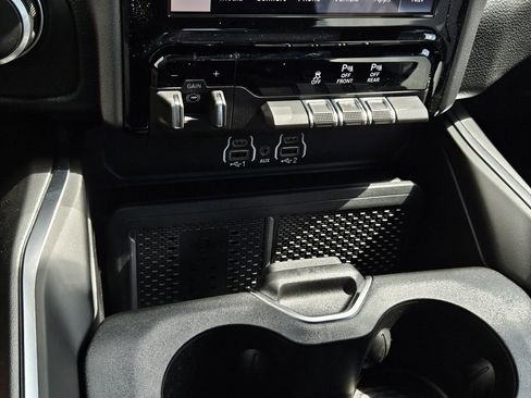 New 2026 RAM 1500 4x4 Crew Cab image 19