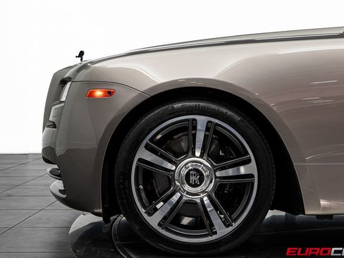 Used 2015 Rolls-Royce Wraith image 14