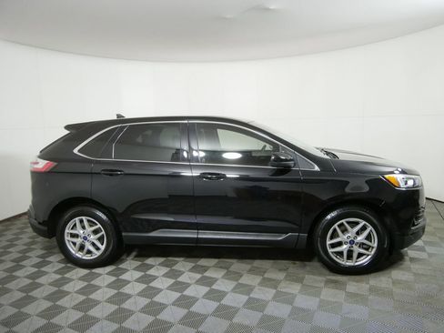 Used 2022 Ford Edge SEL w/ Convenience Package image 2