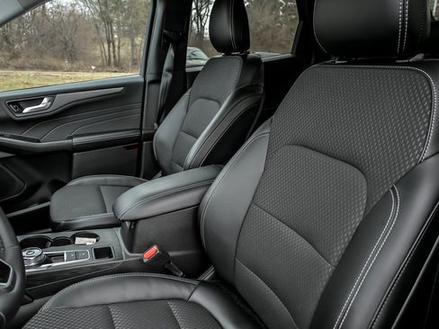 Used 2024 Ford Escape SE image 15