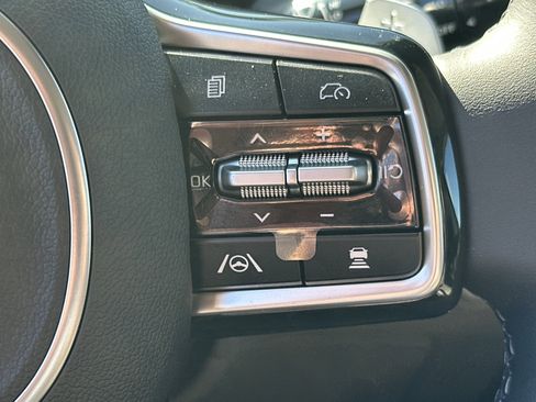 New 2026 Kia Carnival EX FWD image 22