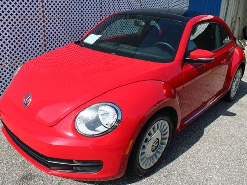 Used 2013 Volkswagen Beetle 2.5 FWD image 3