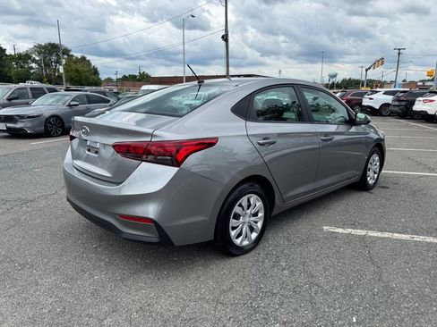 Used 2022 Hyundai Accent SE FWD image 7