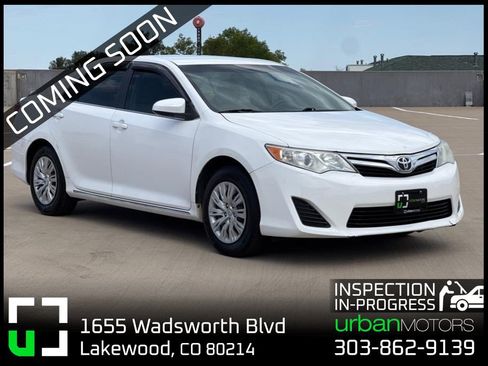 Used 2012 Toyota Camry LE FWD image 1