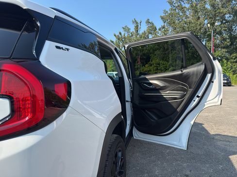 Used 2024 GMC Terrain SLT w/ Elevation Edition AWD/4WD image 21