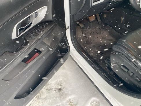 Used 2016 Chevrolet Equinox LTZ w/ Enhanced Convenience Package image 9