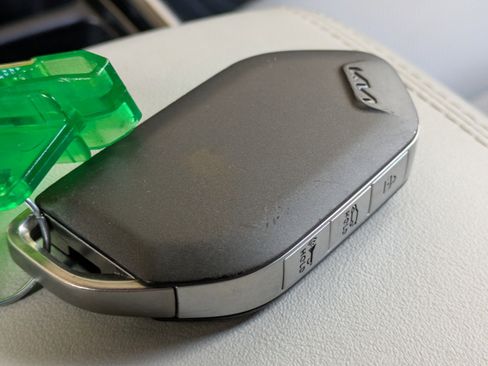 Used 2025 Kia Sorento SX Prestige image 32