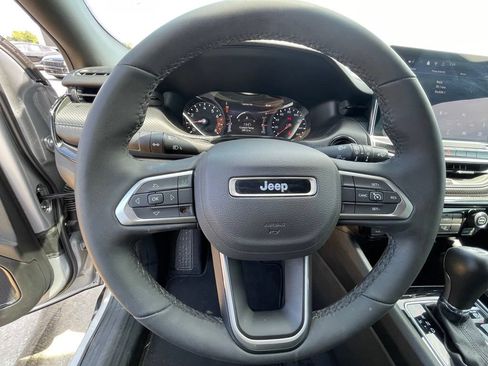 Used 2025 Jeep Compass Latitude w/ Altitude Special Edition AWD/4WD image 12