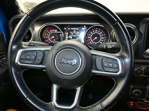 Used 2022 Jeep Gladiator Rubicon w/ LED Lighting Group AWD/4WD image 13