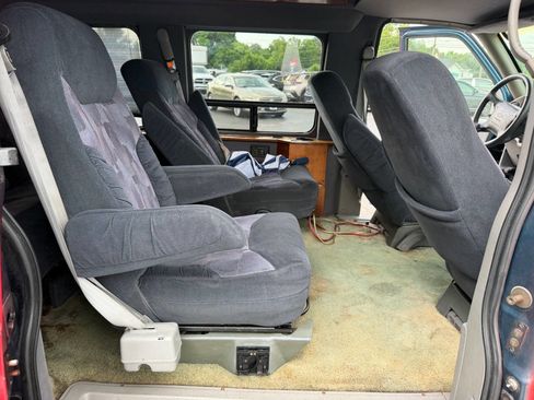 Used 1997 Chevrolet Astro AWD image 11