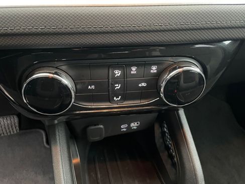 Used 2025 Chevrolet TrailBlazer LT image 24