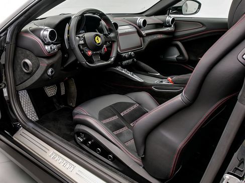 Used 2020 Ferrari GTC4Lusso T RWD image 9