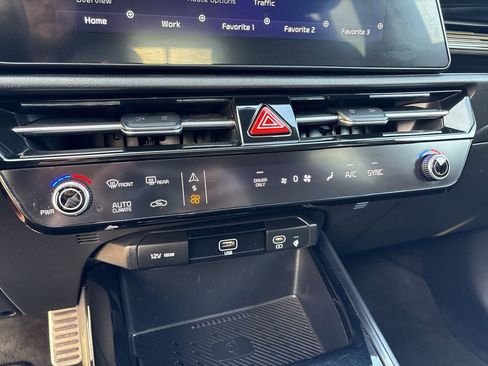 Used 2023 Kia Niro EX Touring image 20