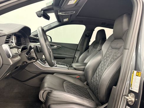 Certified 2025 Audi SQ7 Premium Plus AWD/4WD image 5