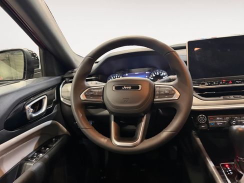 Used 2025 Jeep Compass Limited AWD/4WD image 13