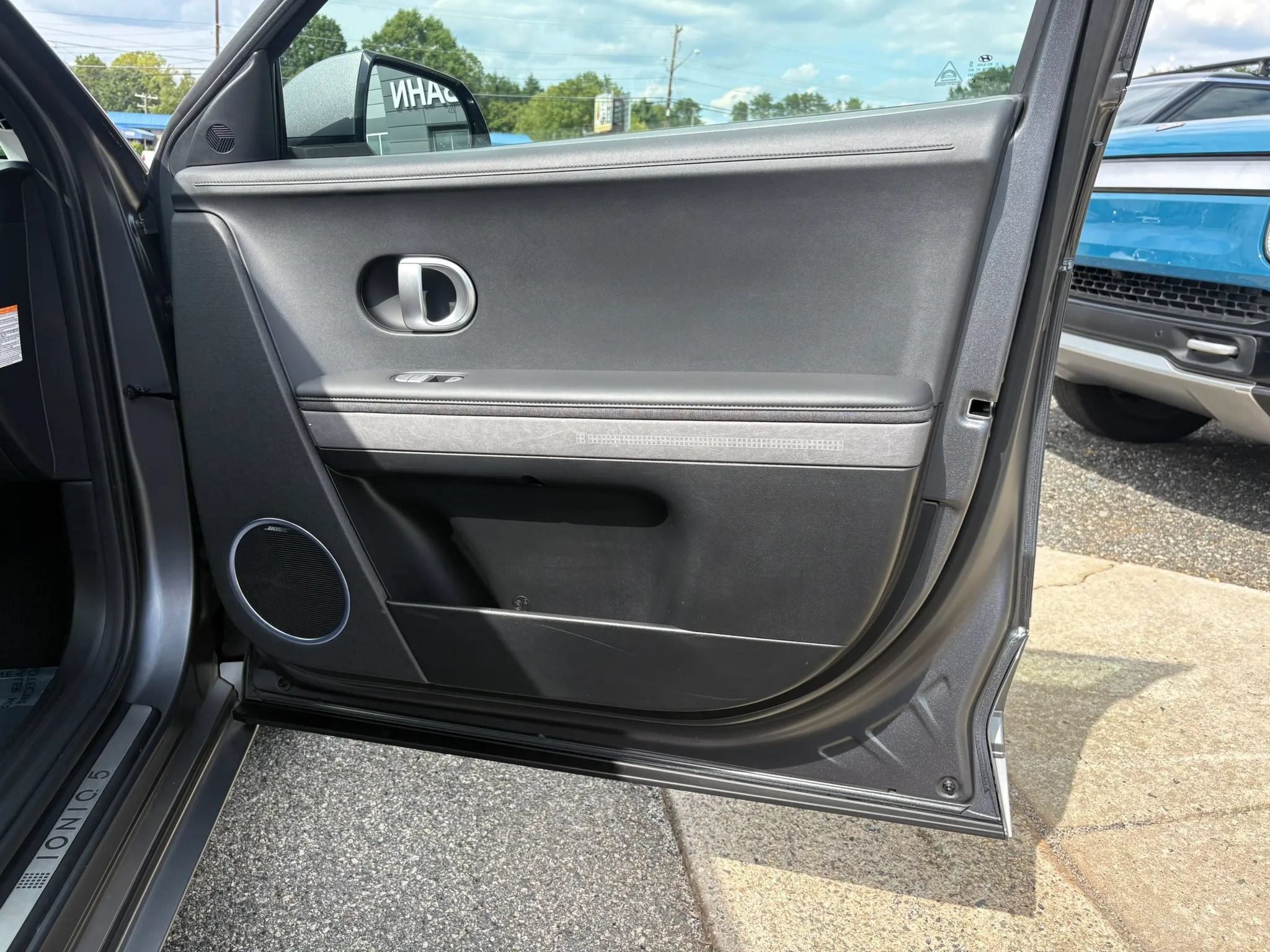 Used 2024 Hyundai Ioniq 5 Limited AWD/4WD image 17