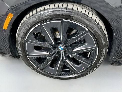 Used 2025 BMW 750e xDrive image 31