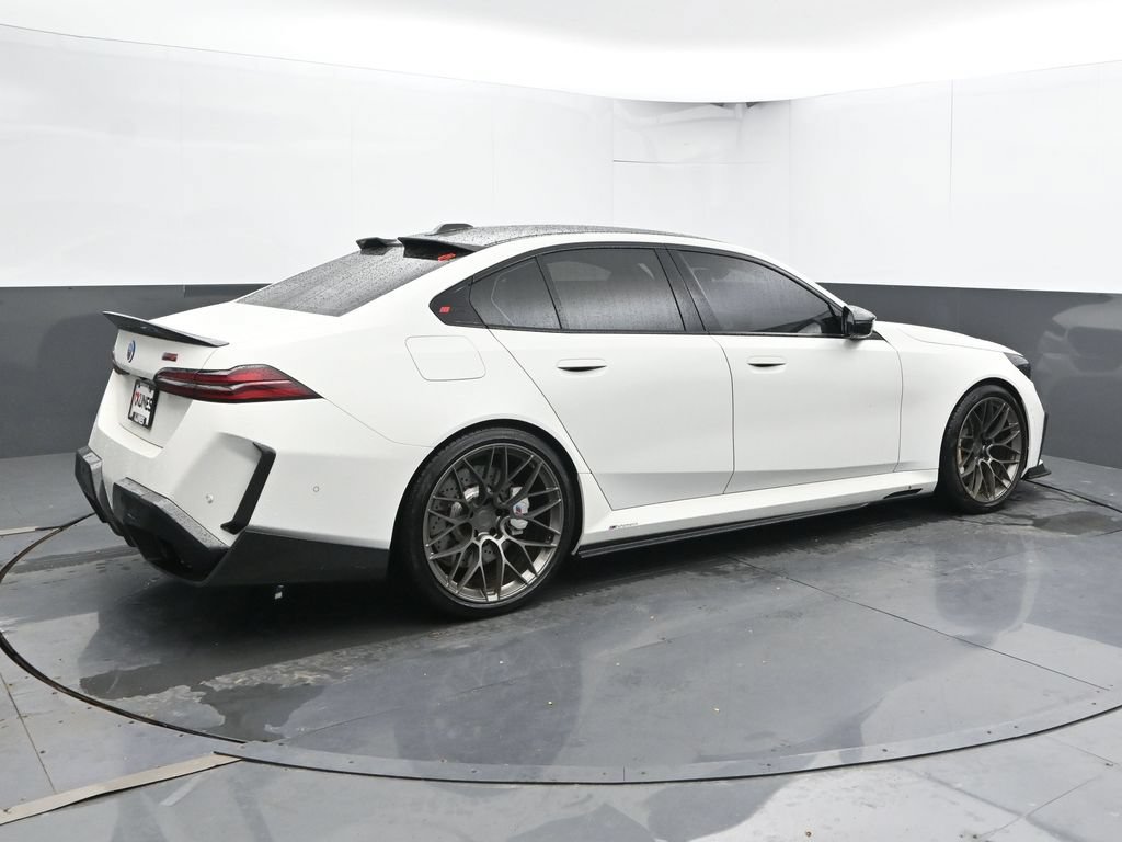 Used 2025 BMW M5 w/ Carbon Package AWD/4WD image 3