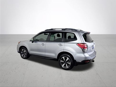 Used 2018 Subaru Forester 2.5i Premium w/ Popular Package #3A AWD/4WD image 8