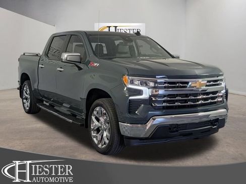 Used 2025 Chevrolet Silverado 1500 LT w/ Z71 Off-Road Package AWD/4WD image 1